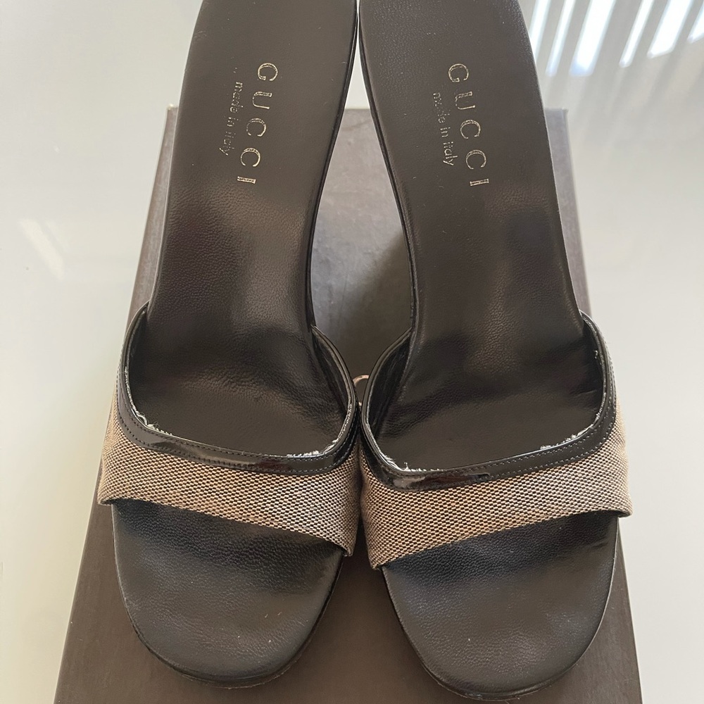 Gucci Black and Tan Wedges